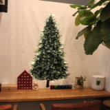 人気の【クリスマスツリータペストリー♡】LEDの飾り方や壁を傷つけない取り付け方法〜（トーカイタペストリー）